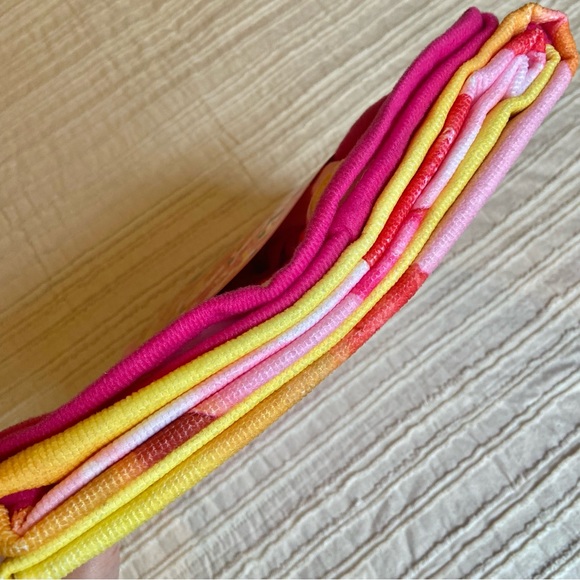 NEW Round 4’ Large Donut Beach Towel NWT Over 4 Feet - Picture 8 of 10